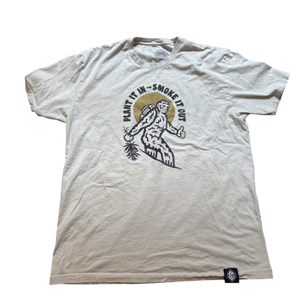 Grind Life Republic T-Shirt Mens Tan Bigfoot Graphic Smoke It Out SIZE XL
